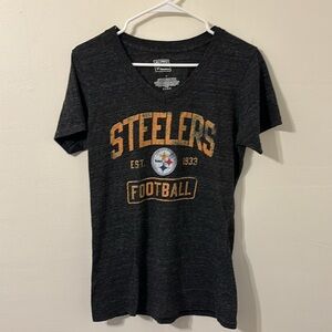 Steelers Villanueva Women’s VNECK Top: Size Large